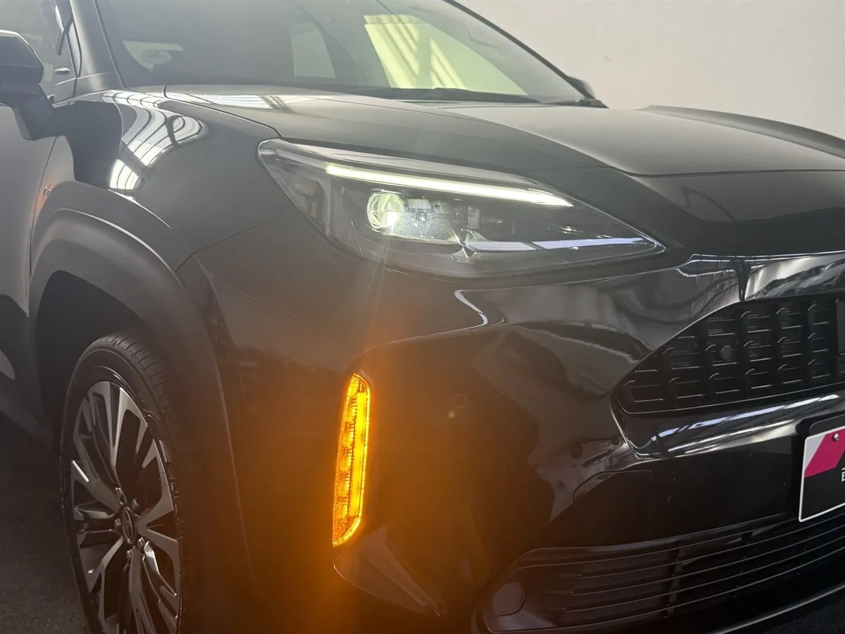 2021 Toyota Yaris Cross Z, photo 7 of 17