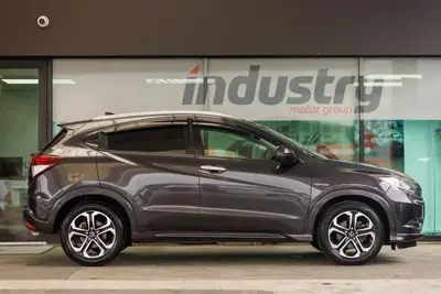2015 Honda Vezel Hybrid Z photo 11