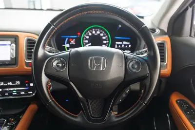 2015 Honda Vezel Hybrid Z photo 17