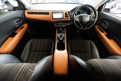 2015 Honda Vezel Hybrid Z photo 16