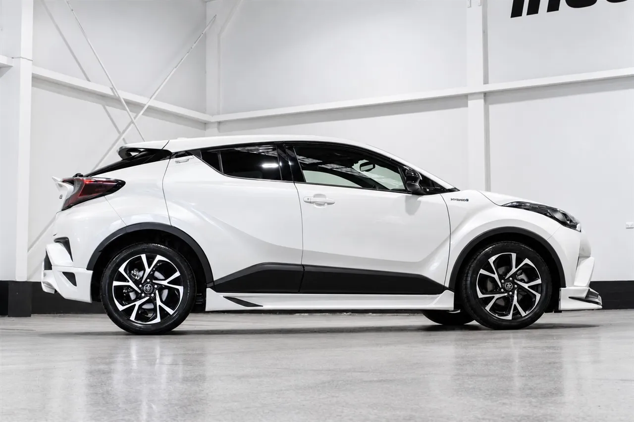 2017 Toyota C-HR Hybrid G TRD Aero