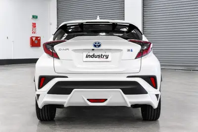 2017 Toyota C-HR Hybrid G TRD Aero photo 9