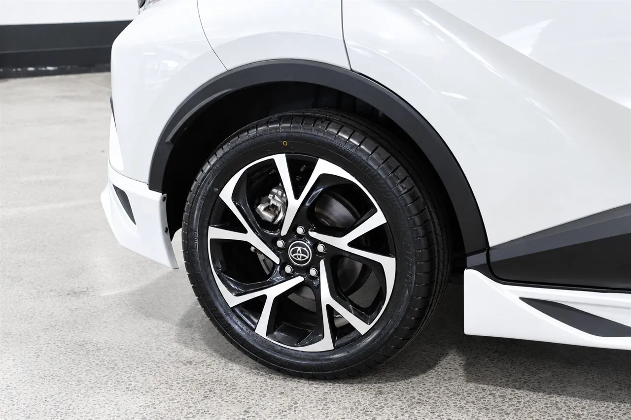 2017 Toyota C-HR Hybrid G TRD Aero