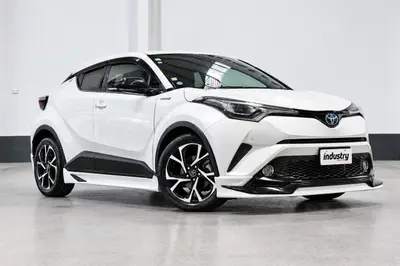 2017 Toyota C-HR Hybrid G TRD Aero photo 1