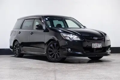 2014 Subaru Exiga 4WD 7 Seat Pano Roof photo 1