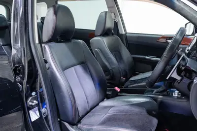 2014 Subaru Exiga 4WD 7 Seat Pano Roof photo 4