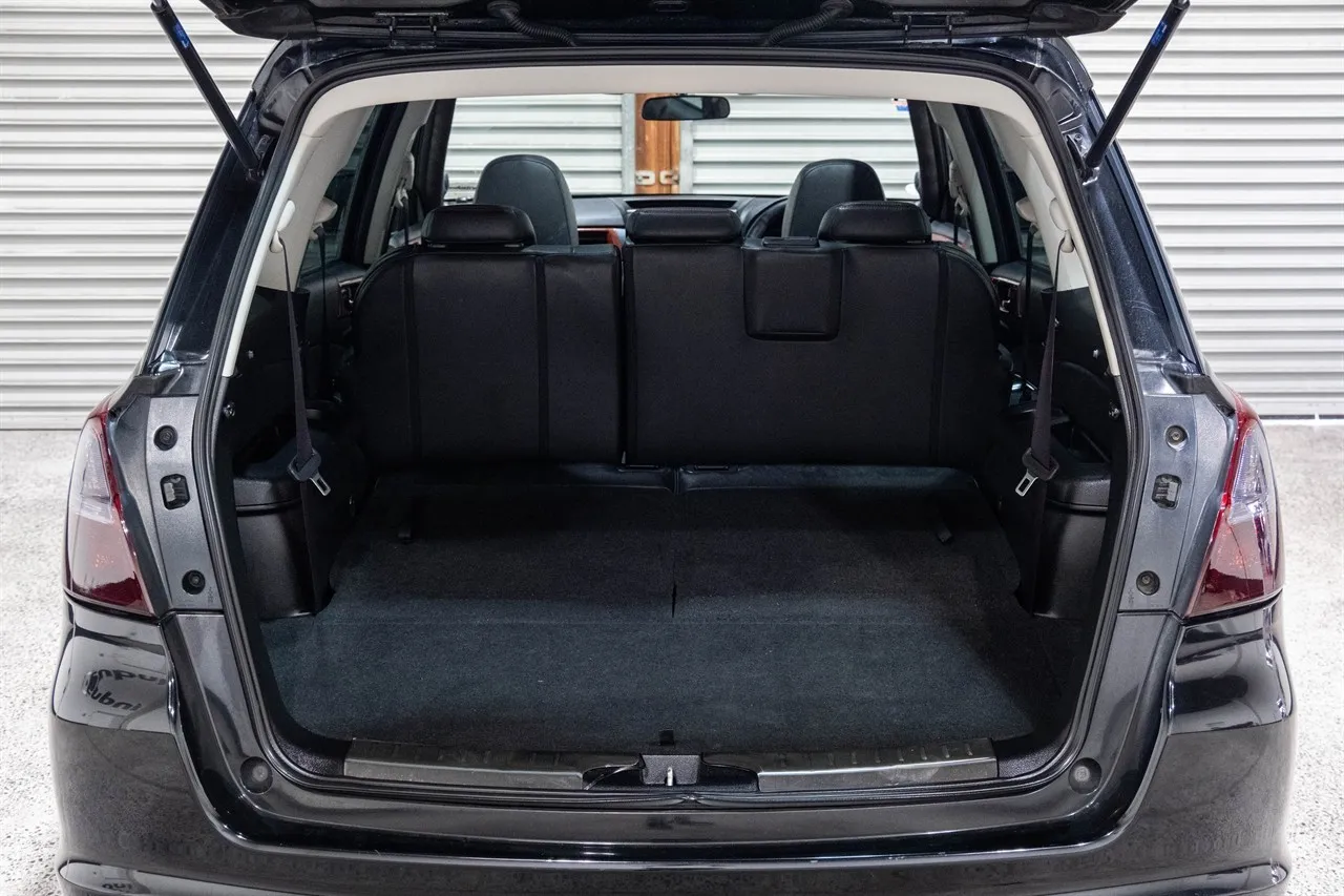 2014 Subaru Exiga 4WD 7 Seat Pano Roof