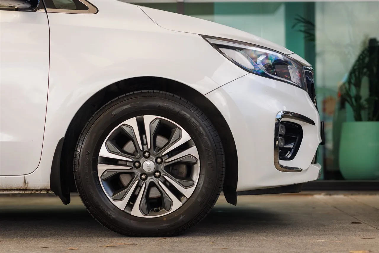 2019 Kia Carnival Ltd 2.2D 8S NZ New