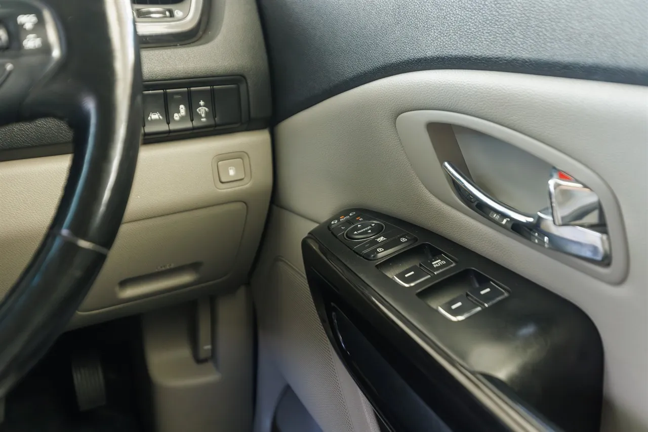 2019 Kia Carnival Ltd 2.2D 8S NZ New