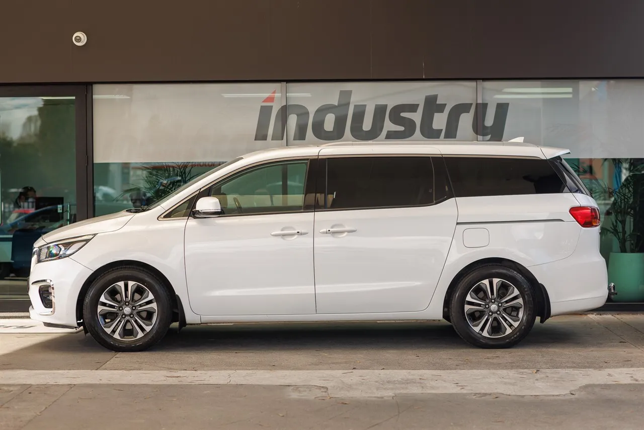 2019 Kia Carnival Ltd 2.2D 8S NZ New