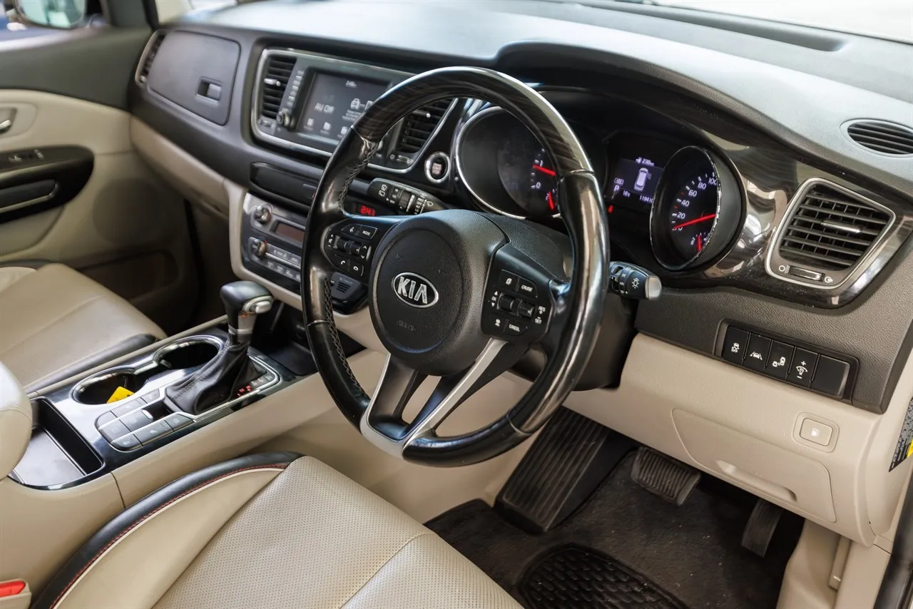 2019 Kia Carnival Ltd 2.2D 8S NZ New