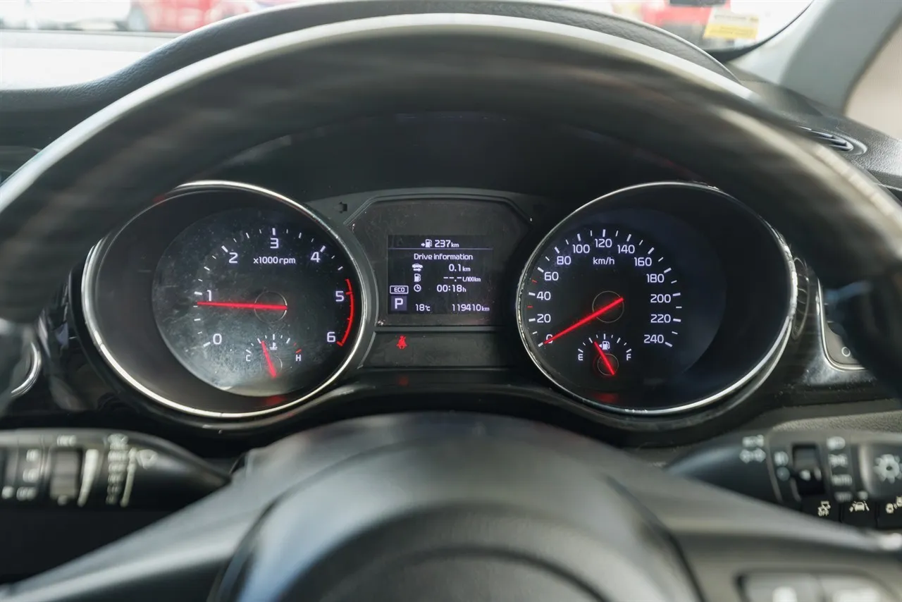 2019 Kia Carnival Ltd 2.2D 8S NZ New