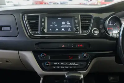 2019 Kia Carnival Ltd 2.2D 8S NZ New photo 17