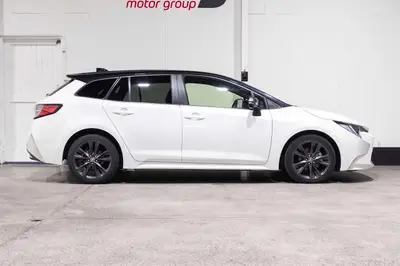 2021 Toyota Corolla Hybrid WXB Touring photo 9