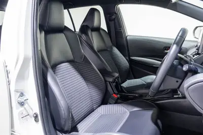 2021 Toyota Corolla Hybrid WXB Touring photo 4