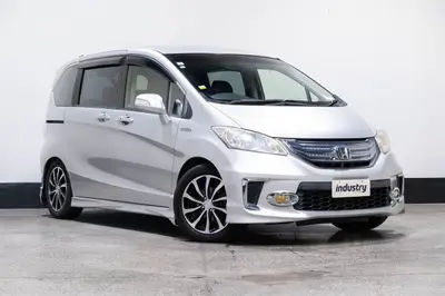 2014 Honda FREED Hybrid 7 Seater photo 1