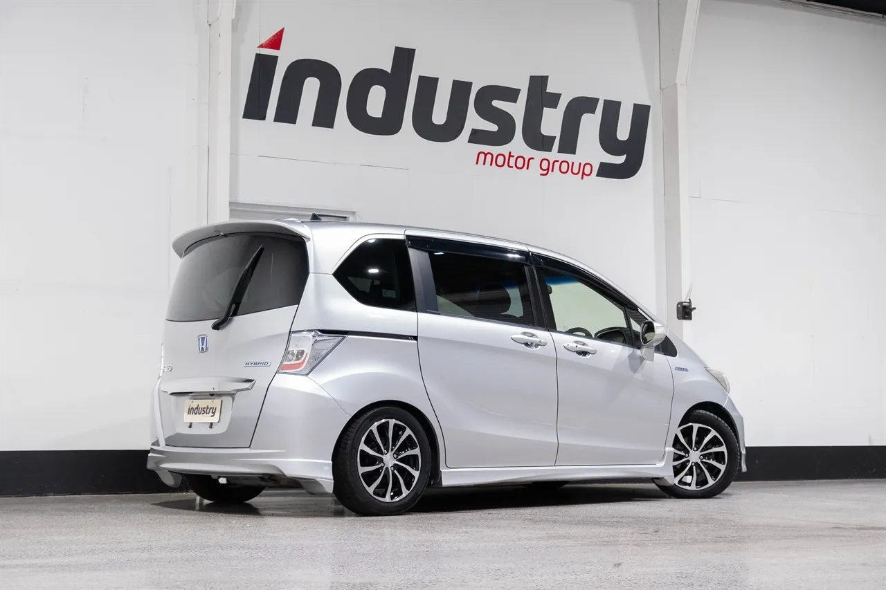 2014 Honda FREED Hybrid 7 Seater
