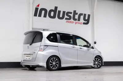 2014 Honda FREED Hybrid 7 Seater photo 2