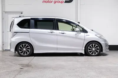 2014 Honda FREED Hybrid 7 Seater photo 9