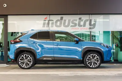 2021 Toyota Yaris Cross Hybrid Z-Spec photo 11