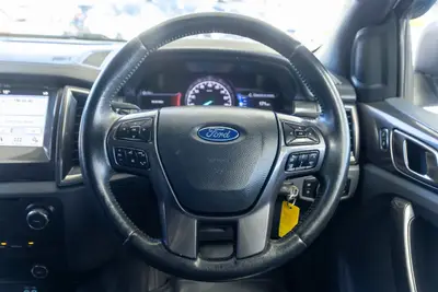 2017 Ford Everest Titanium photo 18