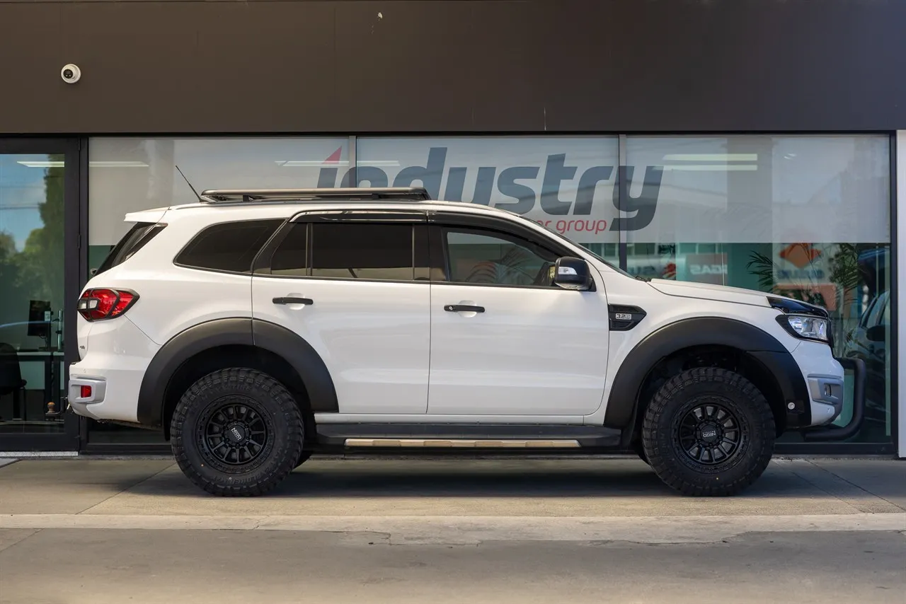 2017 Ford Everest Titanium