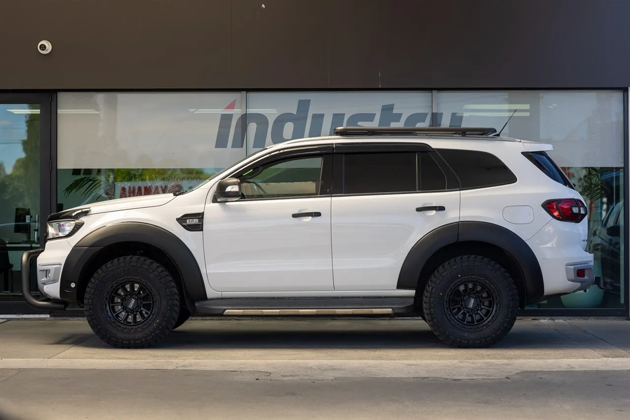 2017 Ford Everest Titanium