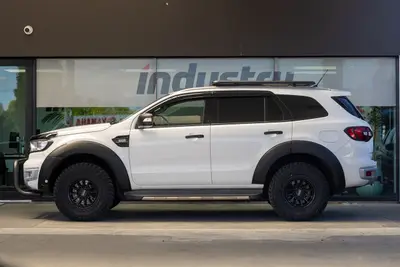2017 Ford Everest Titanium photo 7