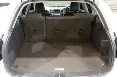 2013 Holden Commodore VF SV6 WGN AT photo 11