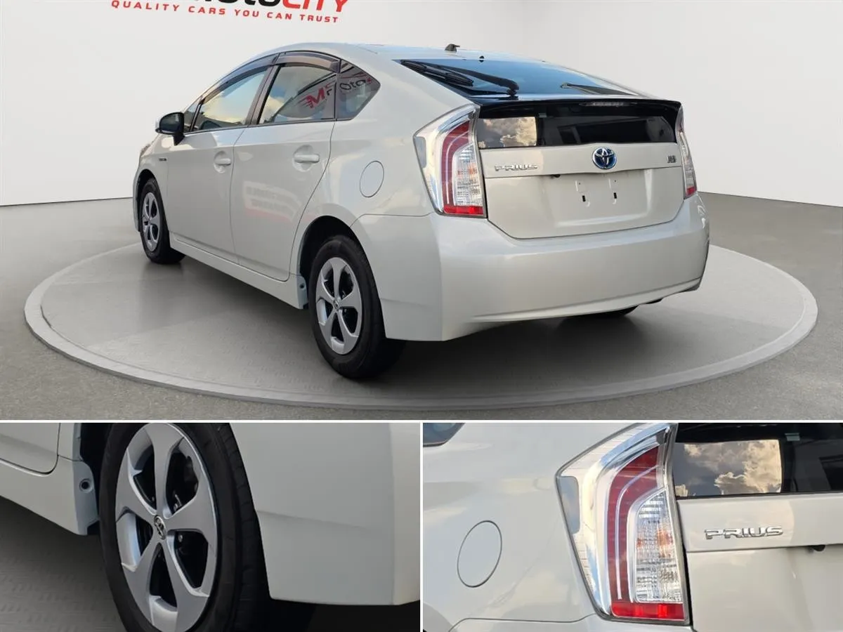 2015 Toyota Prius HYBRID S, dark Interior