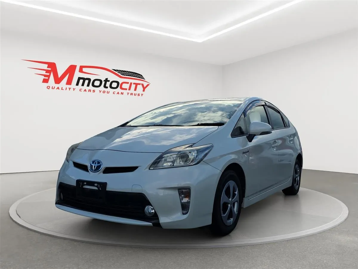 2015 Toyota Prius HYBRID S, dark Interior