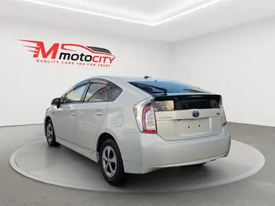 2015 Toyota Prius HYBRID S, dark Interior photo 5