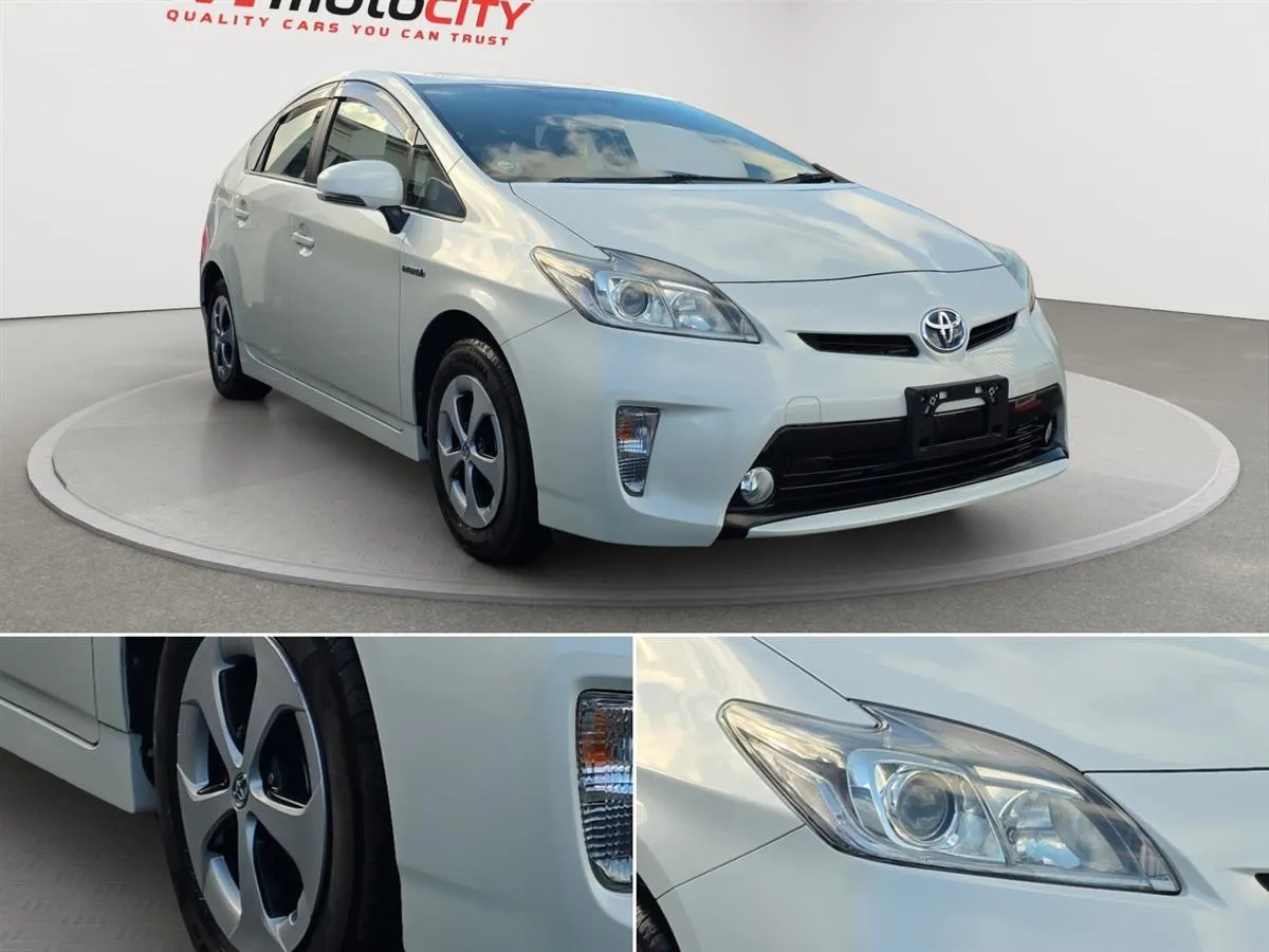 2015 Toyota Prius HYBRID S, dark Interior