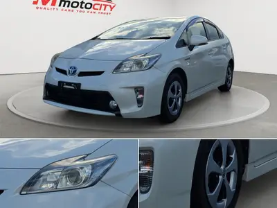 2015 Toyota Prius HYBRID S, dark Interior photo 11