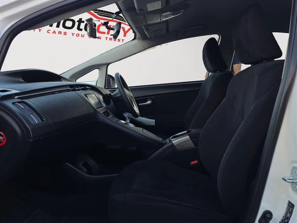 2015 Toyota Prius HYBRID S, dark Interior