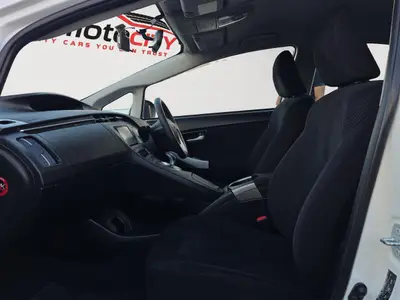 2015 Toyota Prius HYBRID S, dark Interior photo 16