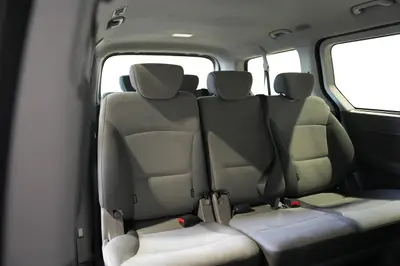 2013 Hyundai Imax 8 Seat Auto photo 14
