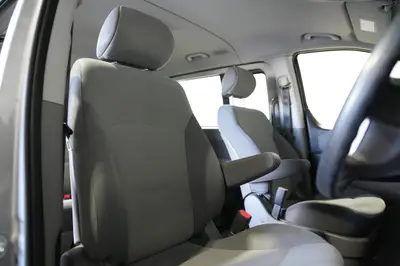 2013 Hyundai Imax 8 Seat Auto photo 3