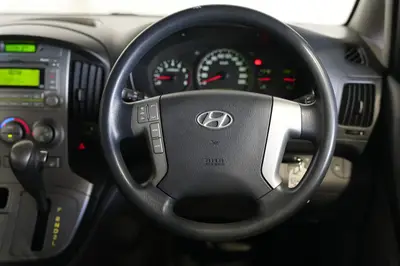 2013 Hyundai Imax 8 Seat Auto photo 17