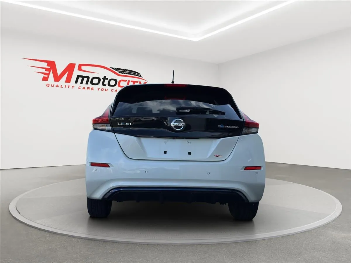 2018 Nissan Leaf X, LEATHER HEATED SEATS, RADAR CRUISE, photo 3 of 18