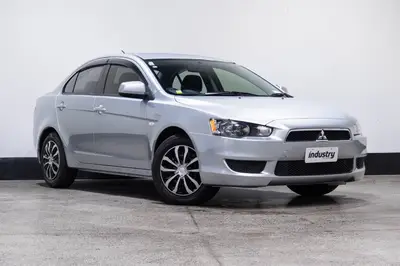 2013 Mitsubishi Galant Fortis Exceed photo 1