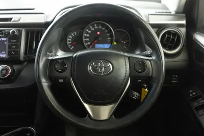 2017 Toyota RAV4 2.5P photo 18