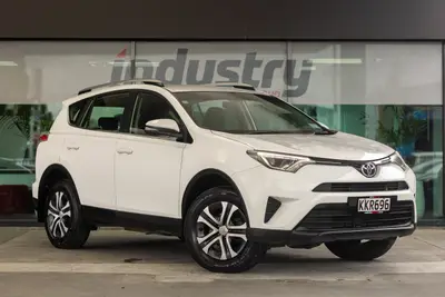 2017 Toyota RAV4 2.5P photo 1