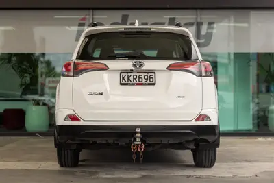 2017 Toyota RAV4 2.5P photo 8
