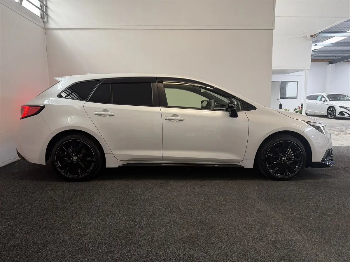 2024 Toyota Corolla Touring WXB Active Sport Hybrid Station, photo 3 of 20