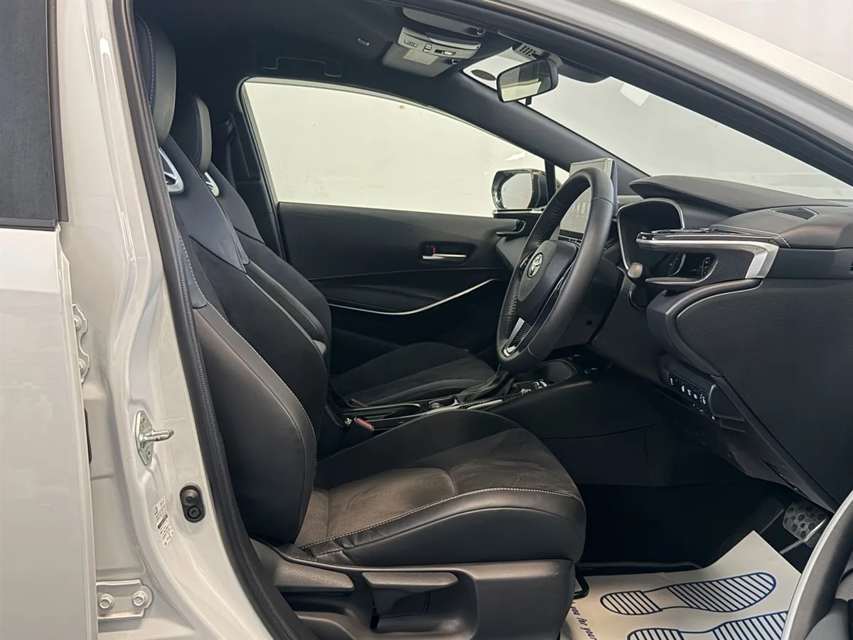 2024 Toyota Corolla Touring WXB Active Sport Hybrid Station, photo 10 of 20