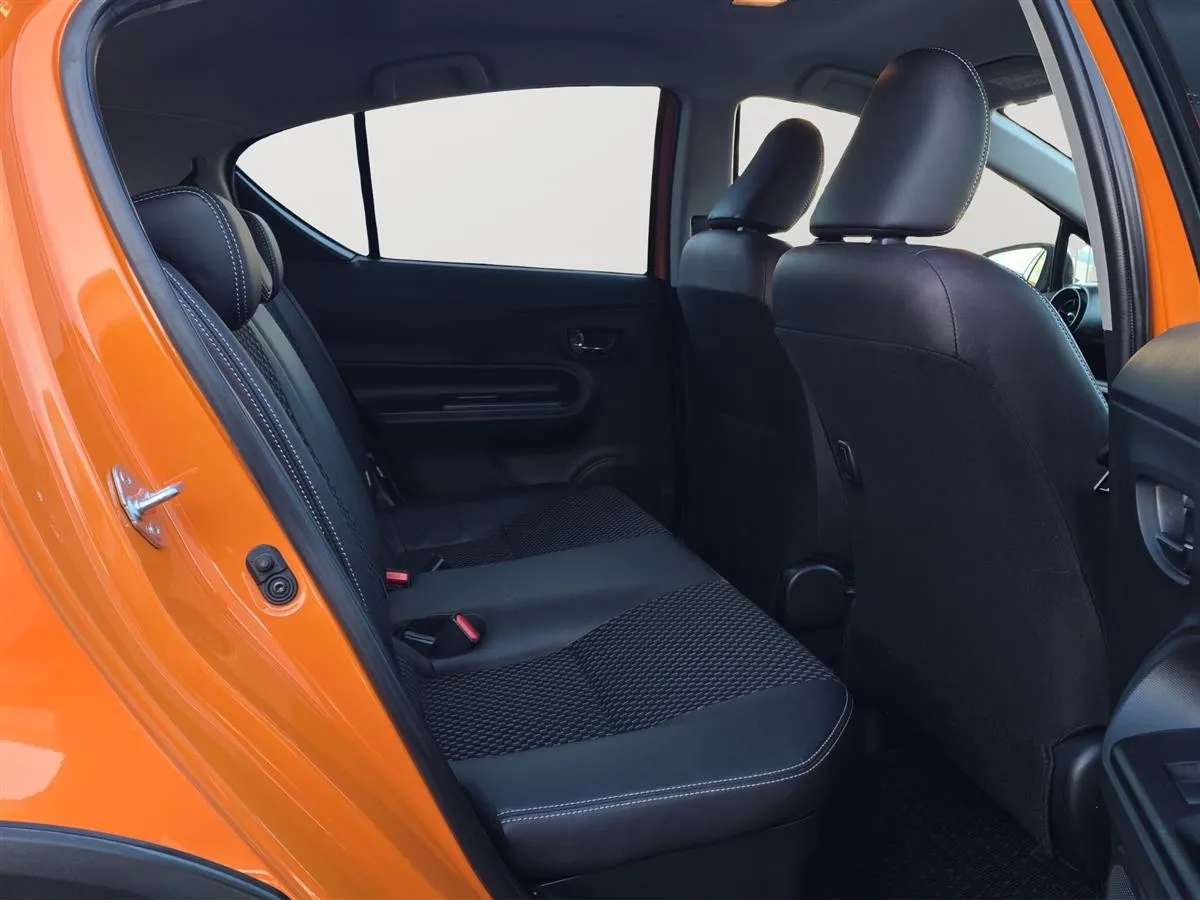 2017 Toyota Aqua CROSSOVER, HALF LEATHER SEATS