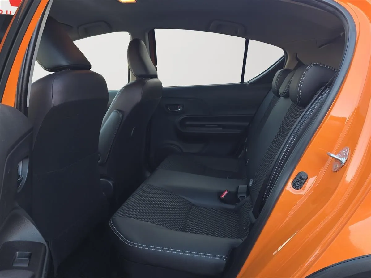 2017 Toyota Aqua CROSSOVER, HALF LEATHER SEATS