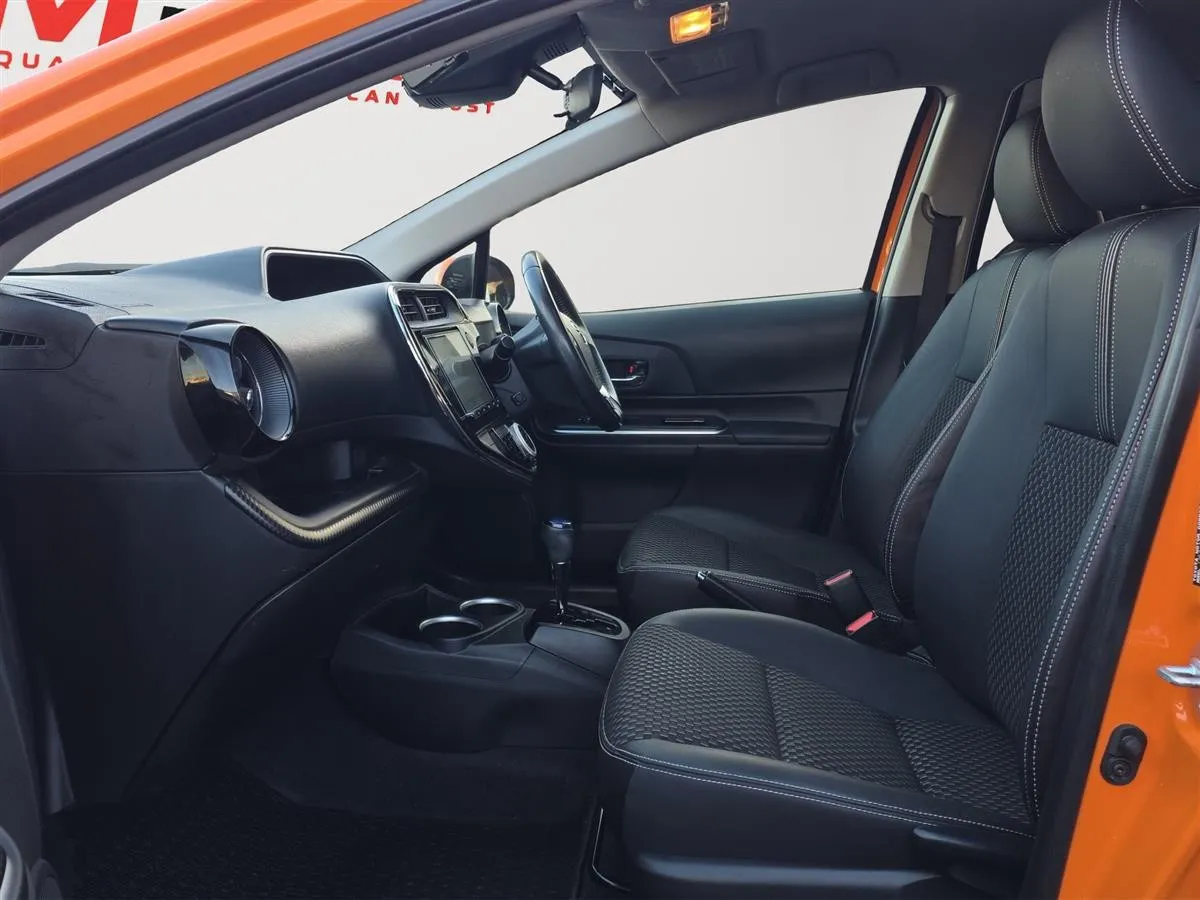2017 Toyota Aqua CROSSOVER, HALF LEATHER SEATS