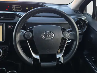 2017 Toyota Aqua CROSSOVER, HALF LEATHER SEATS photo 18